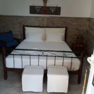 menikos-house-cozy-nest.albaniahotels.org/
